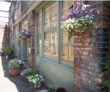 98 Temple Yard